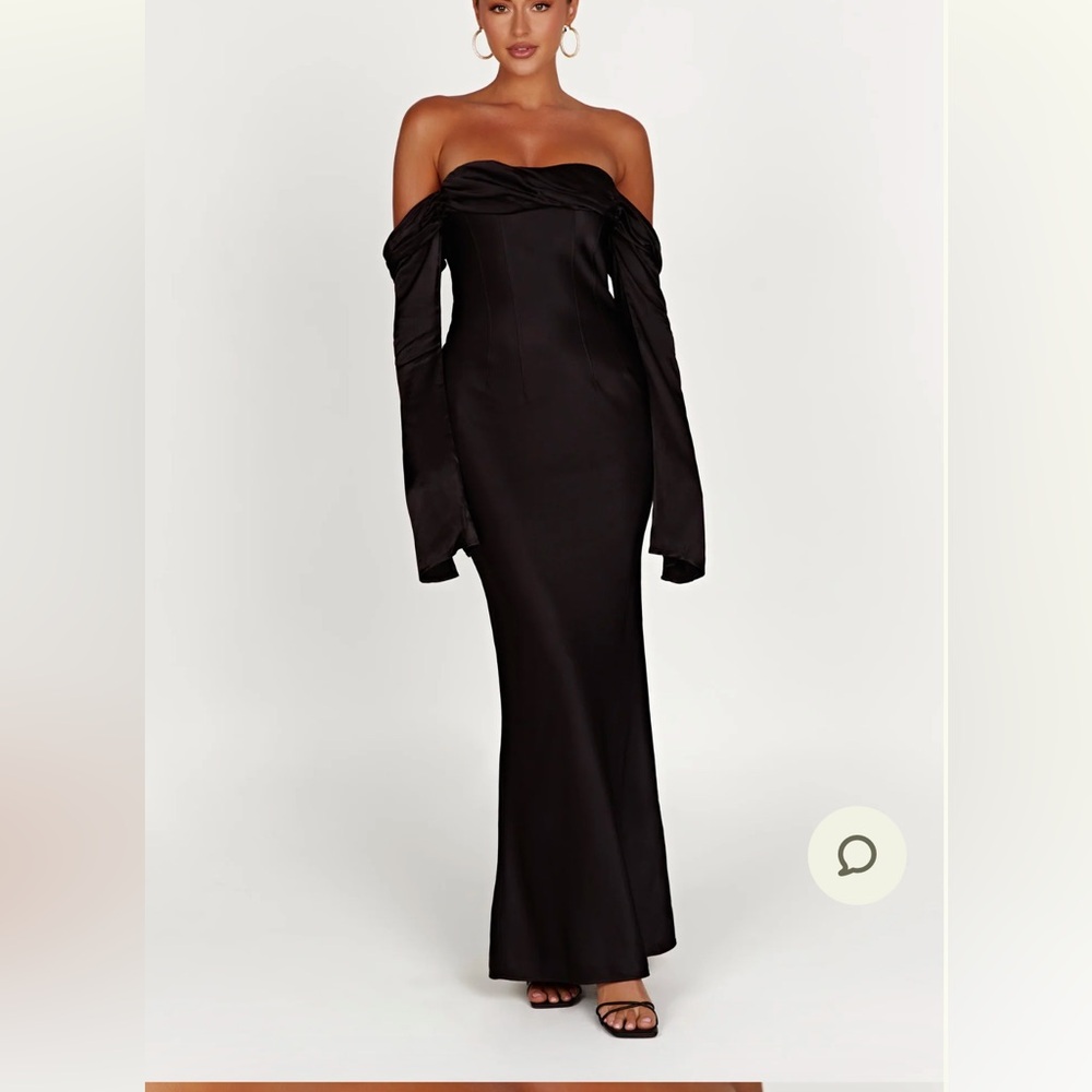 Meshki dress size XS fits like a small